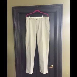 L.L. Bean Men Classic Fit khaki chino 35 x 32